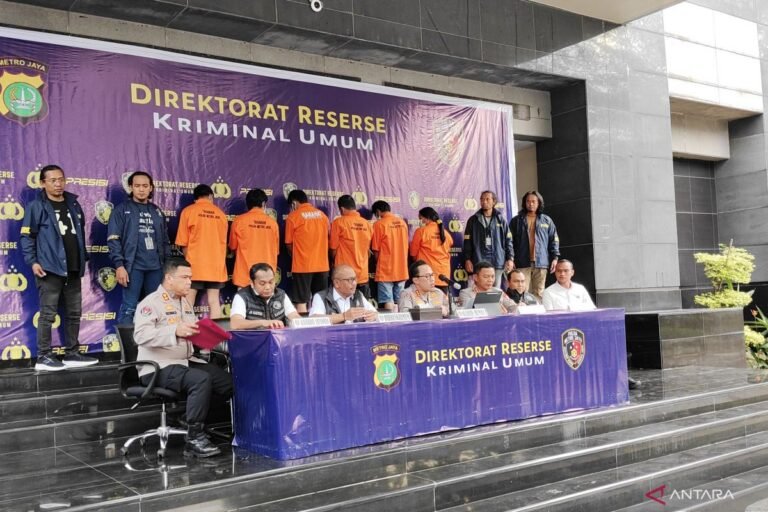 Lima orang jadi tersangka pembakaran mobil di Depok