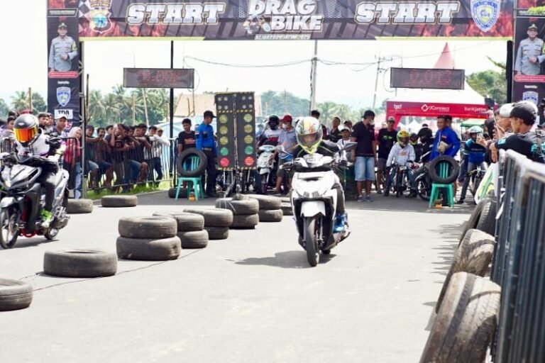 Ratusan Dragster Jatim Adu Akselerasi di Kejurprov Drag Bike Banyuwangi 2025