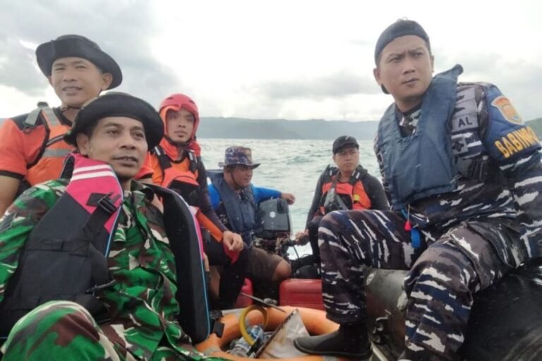 Basarnas lanjutkan pencarian pemancing hilang di Pantai Pacitan
