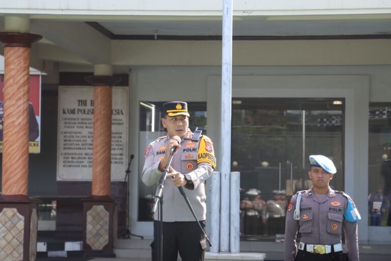Kapolresta Banyuwangi Pimpin Apel Siaga May Day, Tekankan Disiplin dan Kesiapsiagaan Personel