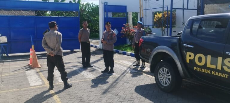 Polsek Kabat Gelar Patroli Peringatan Hari Buruh 1 Mei 2025