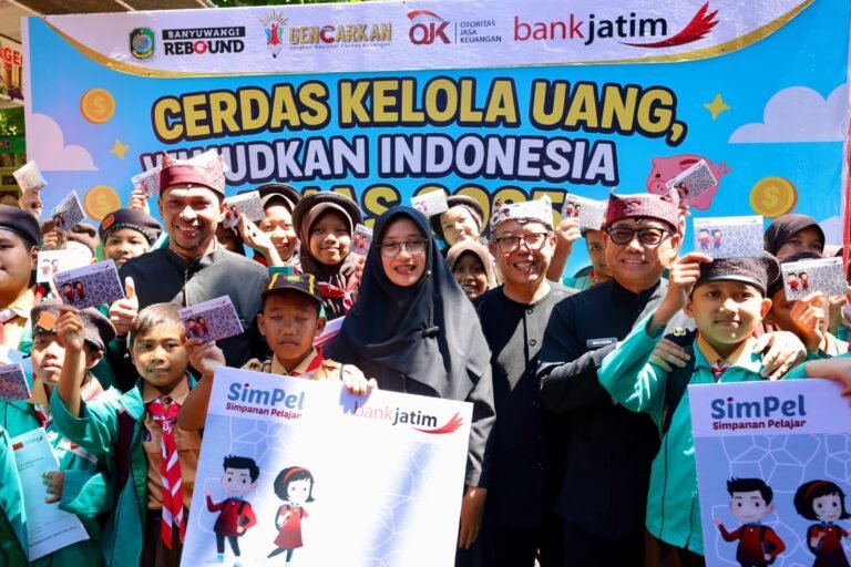 Dimulai dari Banyuwangi, OJK Kick Off Bulan Literasi Keuangan Nasional untuk Pelajar