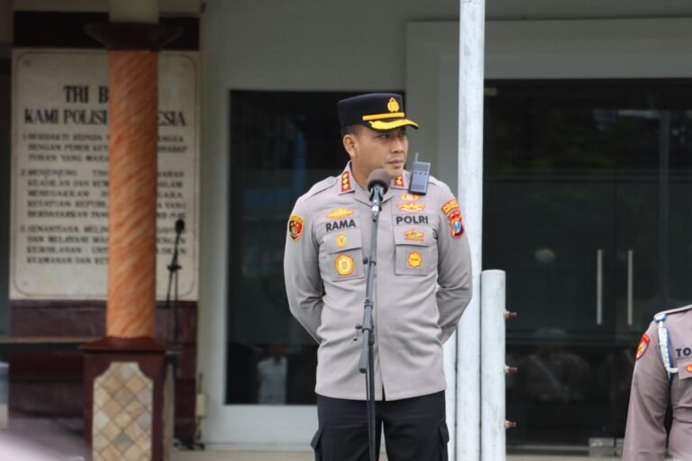 Kapolresta Banyuwangi Pimpin Apel Jam Pimpinan, Tekankan Disiplin, Profesionalisme, dan Pelayanan Prima