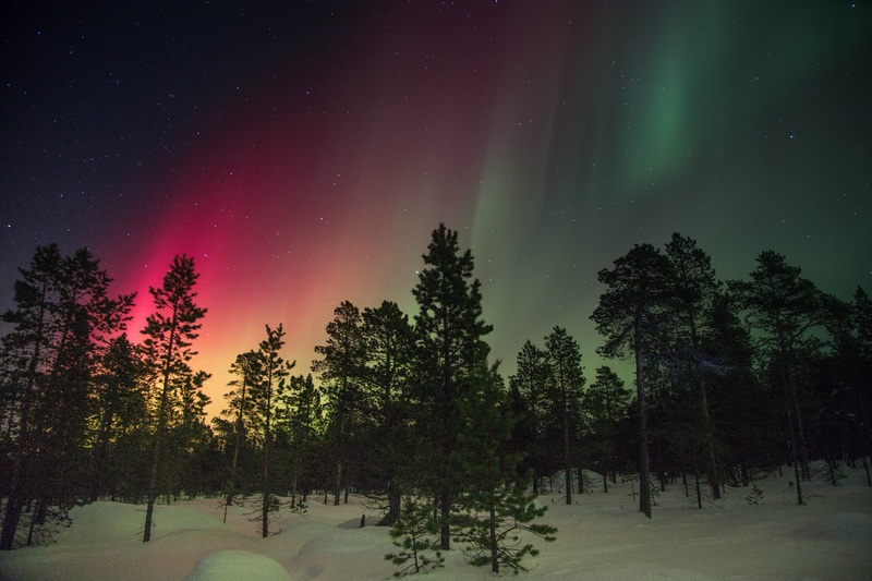 silhouette-sky-atmosphere-northern-light-aurora-polar-light-8420-pxhere.com