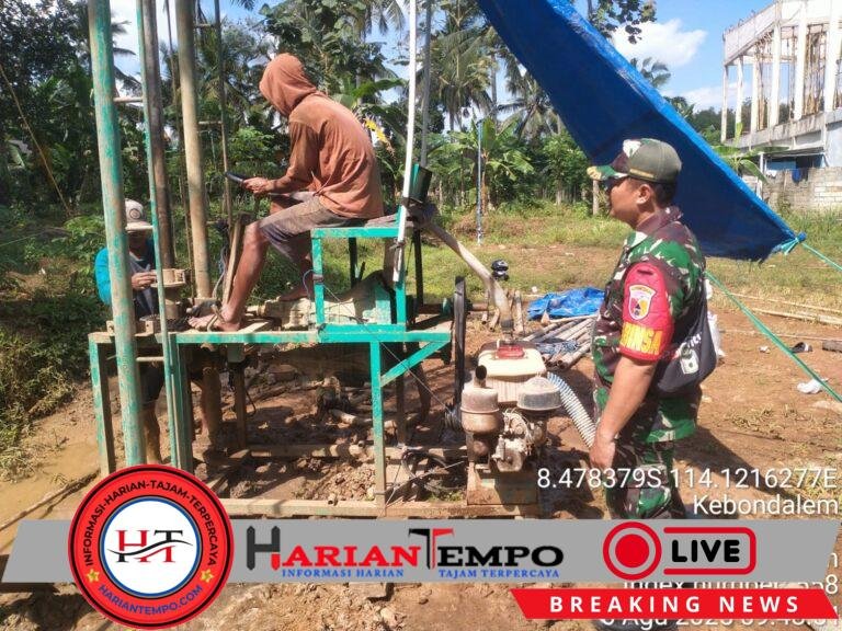 Babinsa Desa Kebondalem Monitoring Pengerjaan Sumur Bor di Dusun Kebonrejo