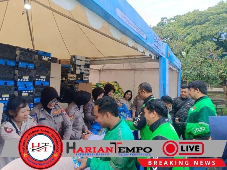 Ribuan Driver Ojol Deklarasi Kamtibmas “Jogo Jatim” di Stadion Gajayana Polresta Malang Kota Berbagi Beras dan Helm Gratis