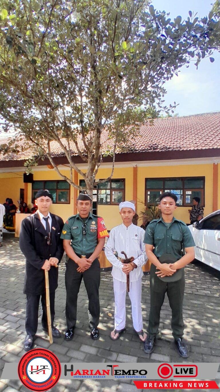 Serunya Teater Hari Pahlawan di MAN 4 Banyuwangi, Babinsa Sertu Bambang Turun Langsung Pantau Semangat Patriotisme Siswa